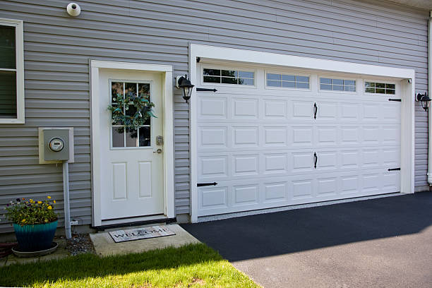24/7 Emergency Garage Door Panel Replacement experts in Hebron, PA